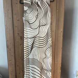 Elegant Brown and Cream Maxi Dress